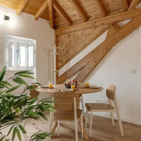 The Pear Tree - In The Centre Of Apartment