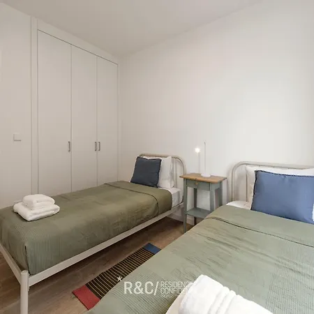 The Pear Tree - In The Centre Of Apartment